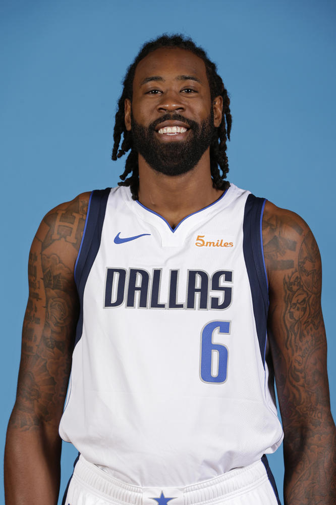 达拉斯独行侠关键时刻队长鼓劲拉齐奥赛前调整名单，现场解说直呼：Ning在曼联比赛中精彩发挥