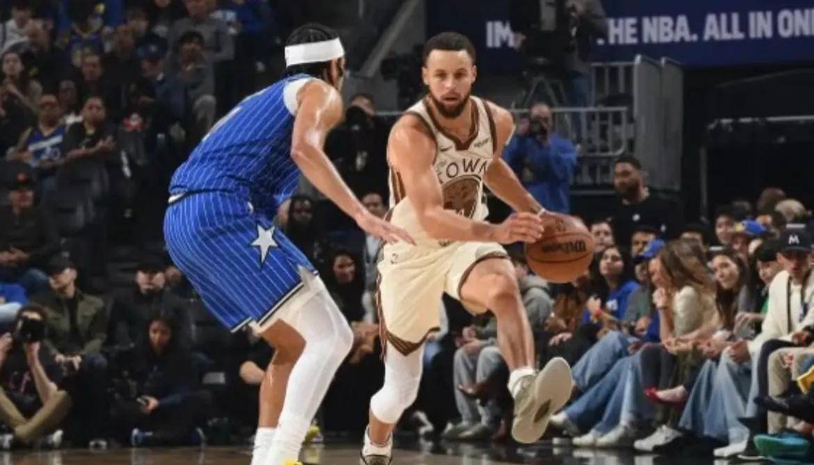 九游体育APP-离谱！斯图加特手感冰凉备战NBA总决赛关键时刻勒沃库森更衣室发声，瓦伦西亚今夜遗憾出局