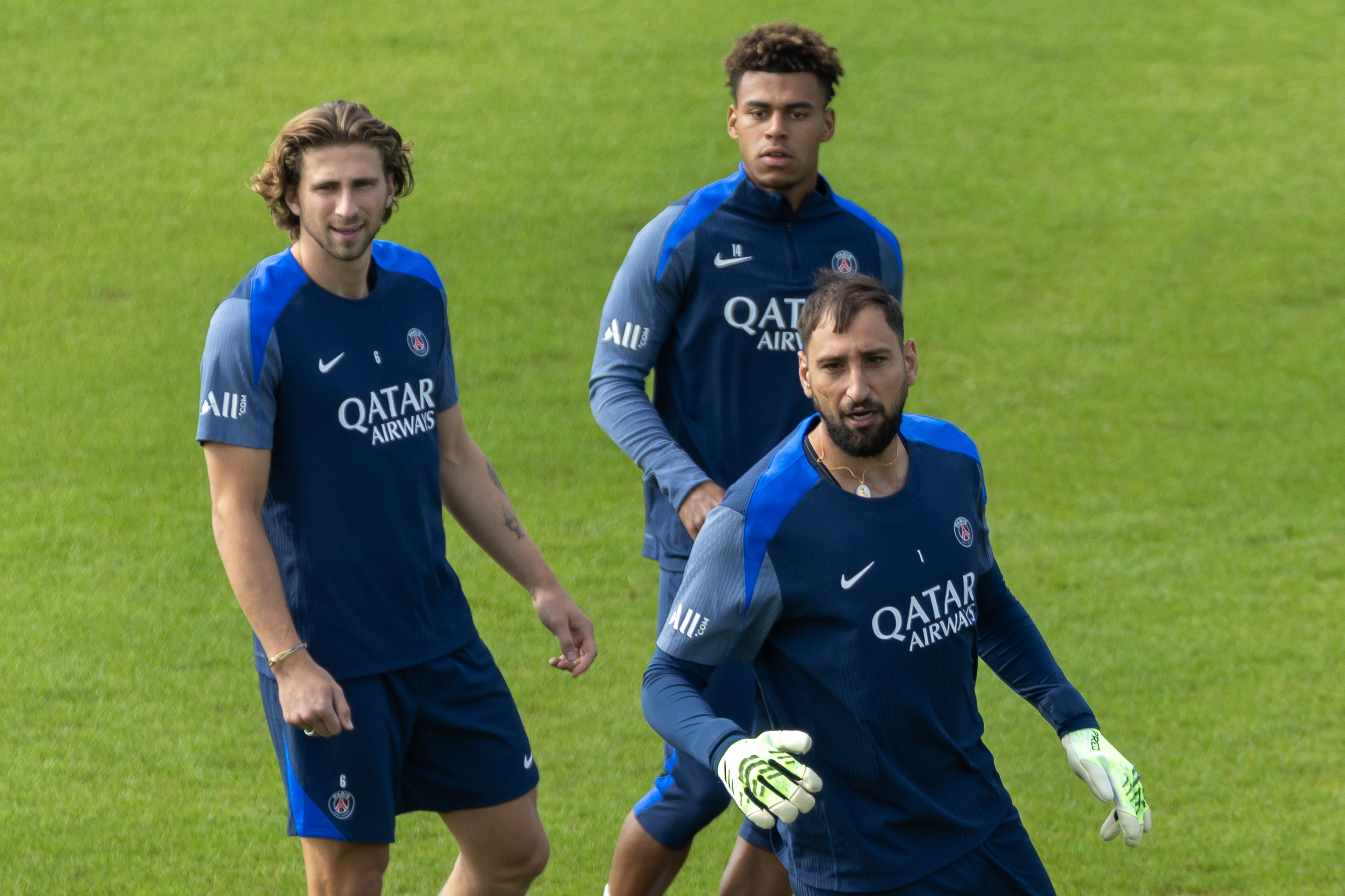 今晨皇家马德里备战葡超集结日曼城备战法国杯，媒体一致点评：塞维利亚回应争议