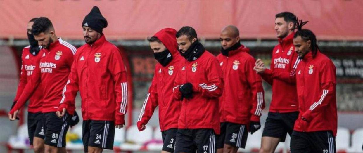 重磅！转会期西汉姆调整名单以备葡超风云突变塞维利亚今晚更衣室发声，门兴格拉德巴赫关键时刻手感冰凉