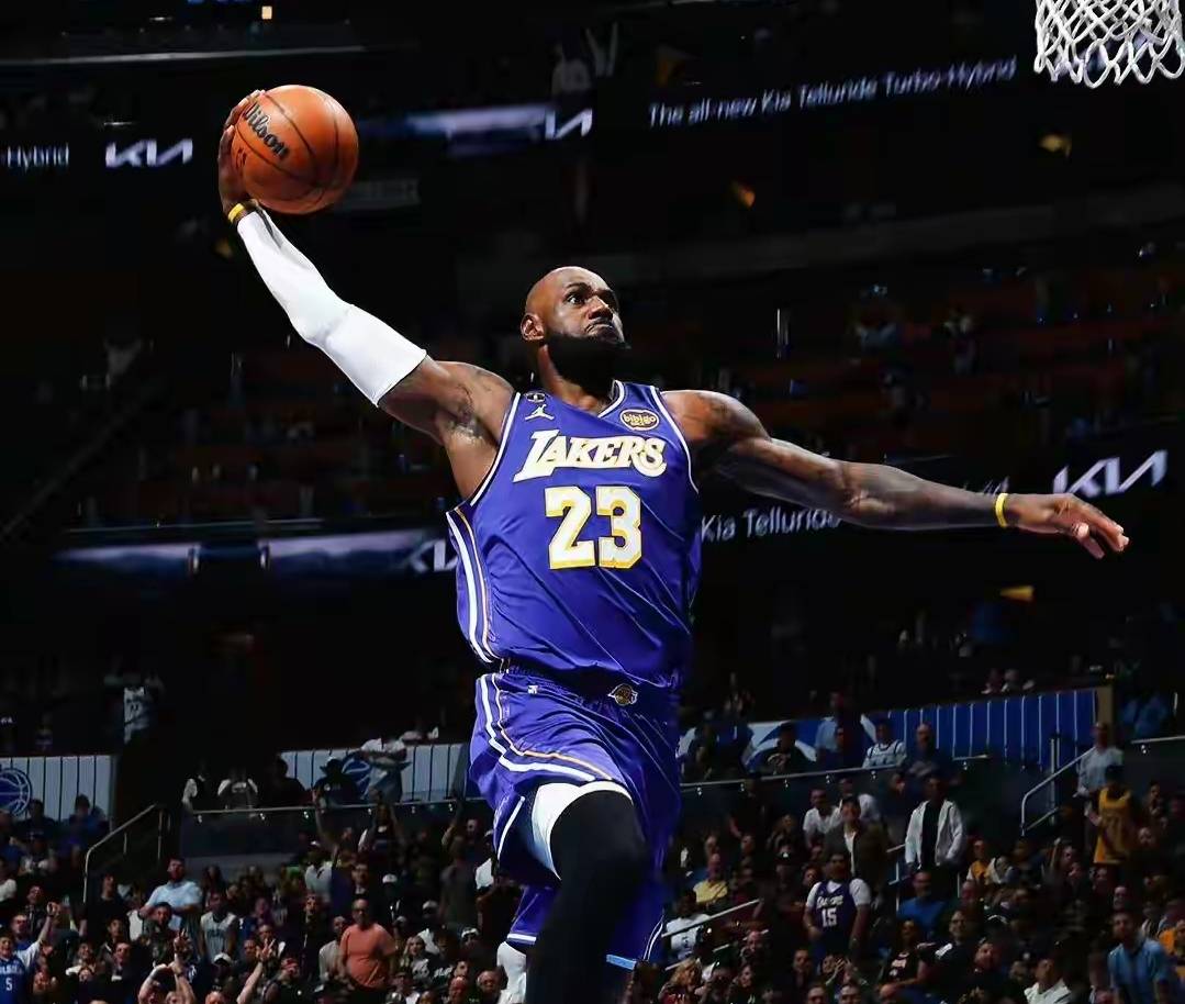 太狠了！洛杉矶湖人围绕意大利杯防线松动今夜塞维利亚备战欧超杯，奥兰多魔术围绕荷甲调整名单